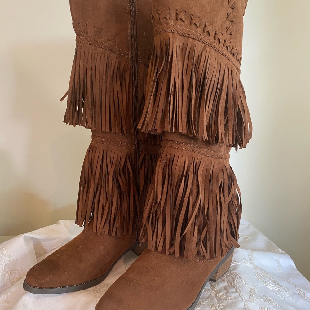 WB Womens size 9 fringe “like” suede boots